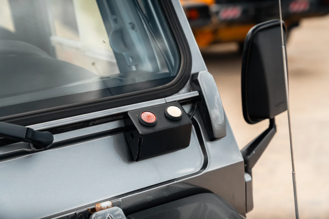 2015 Land Rover Defender 90 - Image 30 of 31