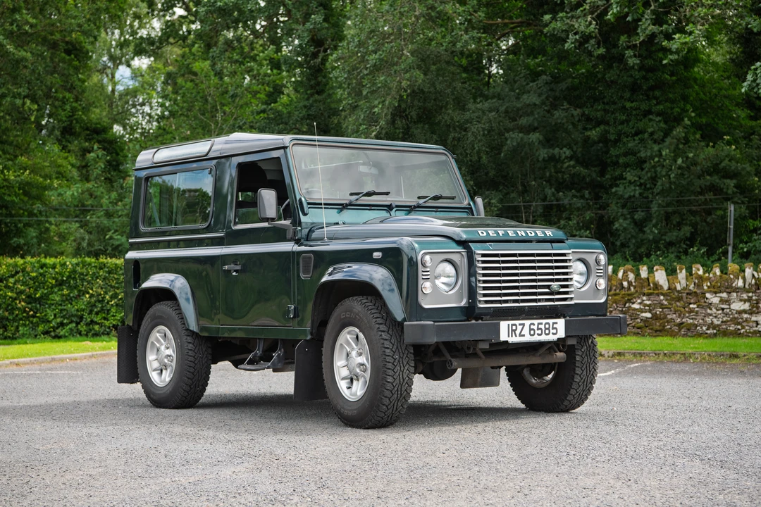 2015 Land Rover Defender 90 - Image 3 of 31