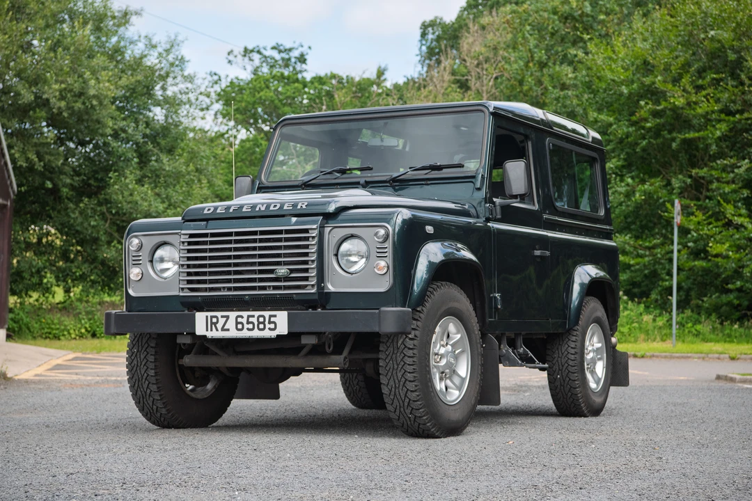 2015 Land Rover Defender 90 - Image 9 of 31
