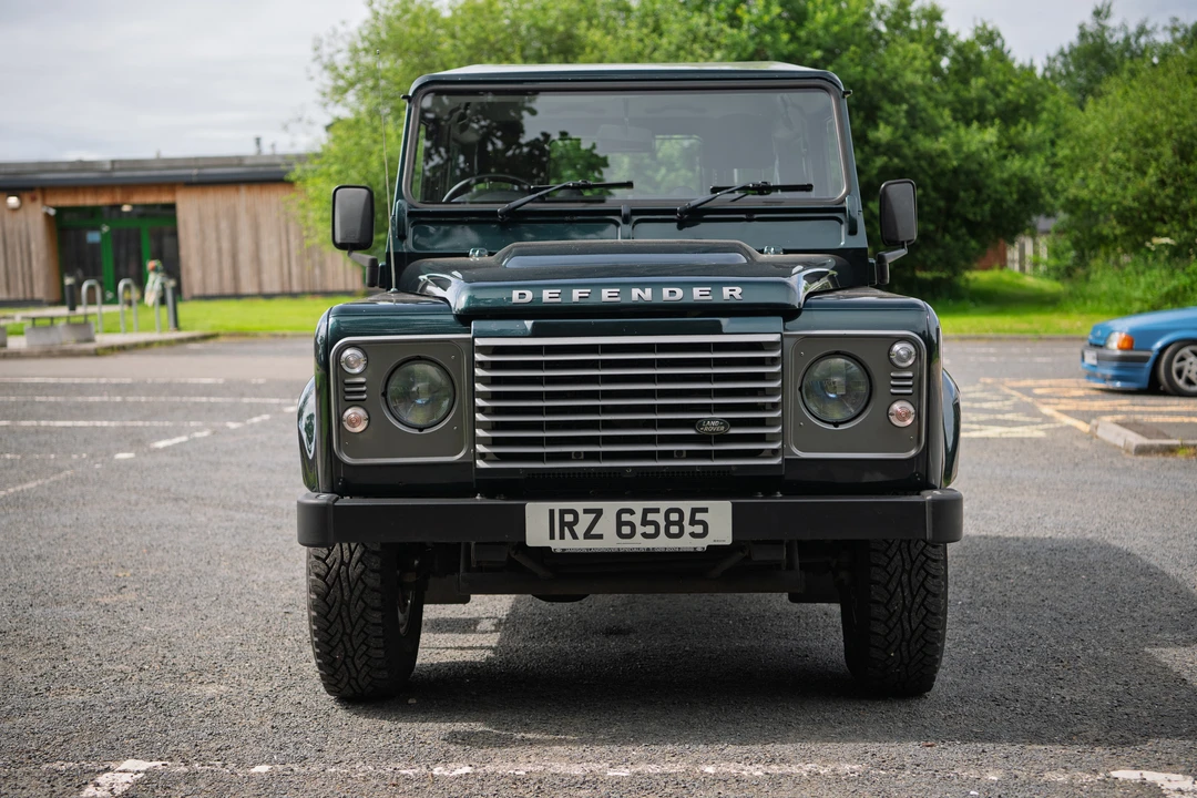 2015 Land Rover Defender 90 - Image 10 of 31