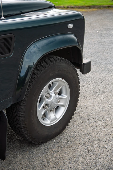 2015 Land Rover Defender 90 - Image 20 of 31