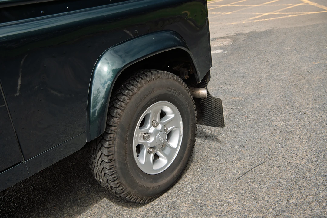2015 Land Rover Defender 90 - Image 23 of 31