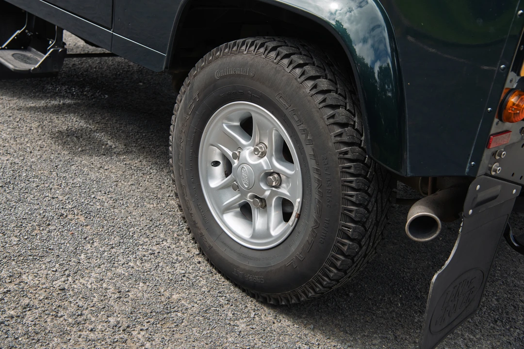 2015 Land Rover Defender 90 - Image 24 of 31