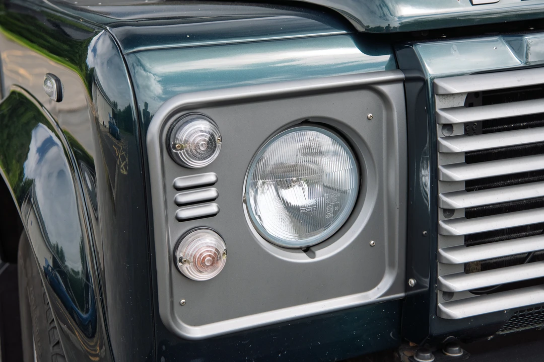 2015 Land Rover Defender 90 - Image 29 of 31