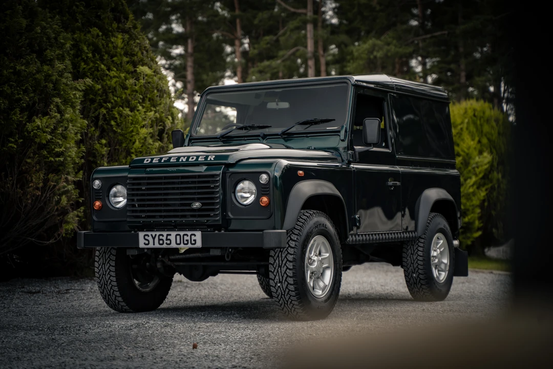 2015 Land Rover Defender 90 - Image 9 of 31