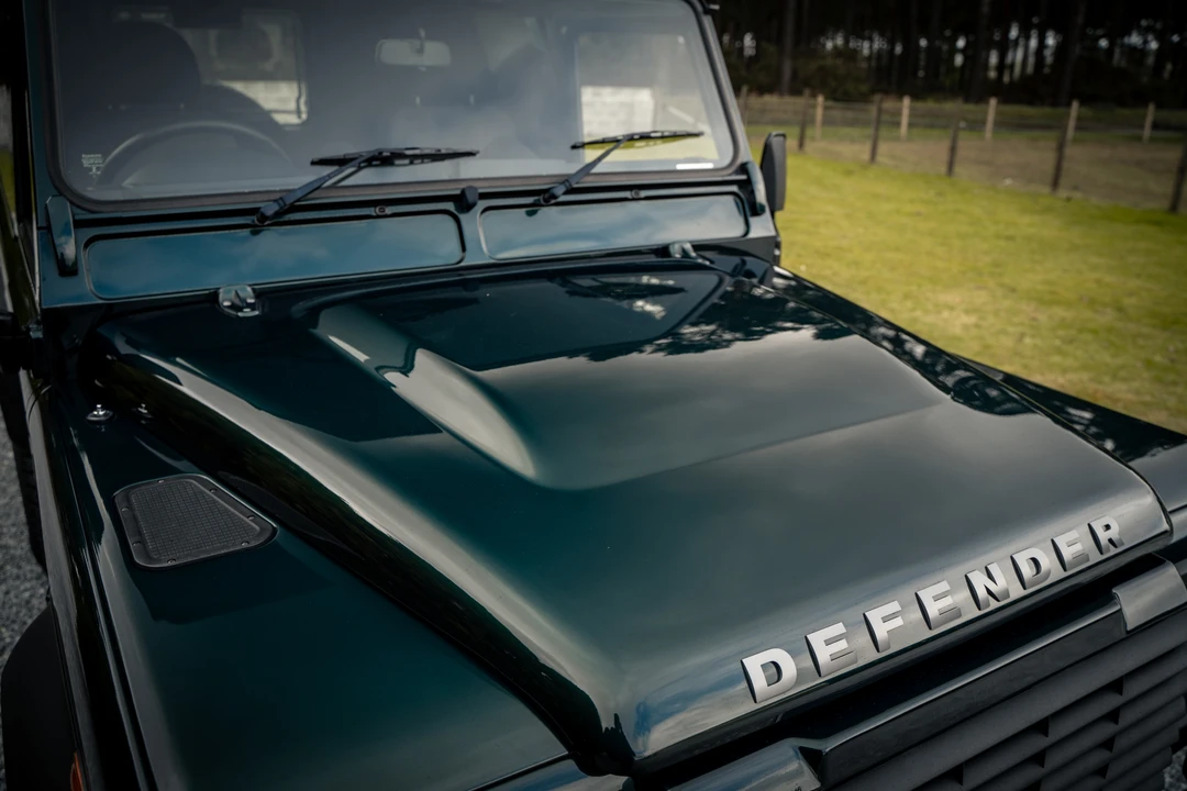 2015 Land Rover Defender 90 - Image 17 of 31