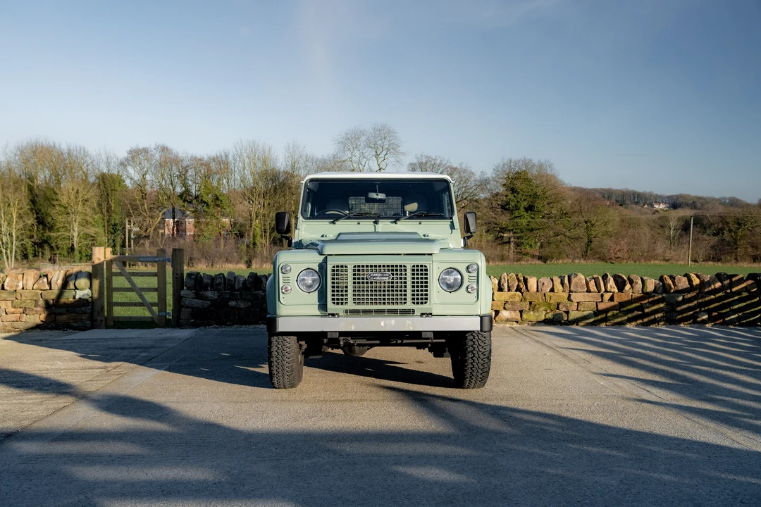 2015 Land Rover Defender 90 - Image 20 of 31