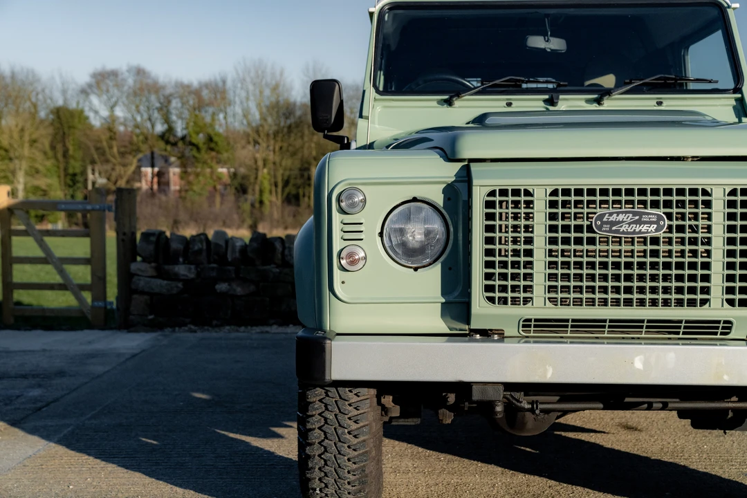 2015 Land Rover Defender 90 - Image 21 of 31