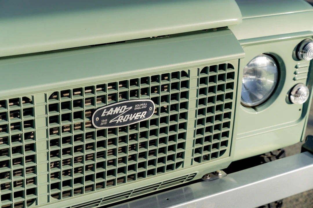 2015 Land Rover Defender 90 - Image 25 of 31