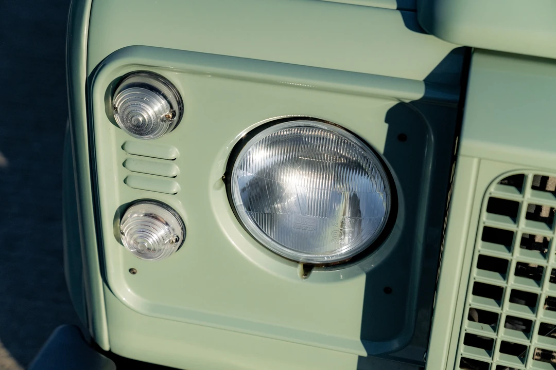 2015 Land Rover Defender 90 - Image 27 of 31