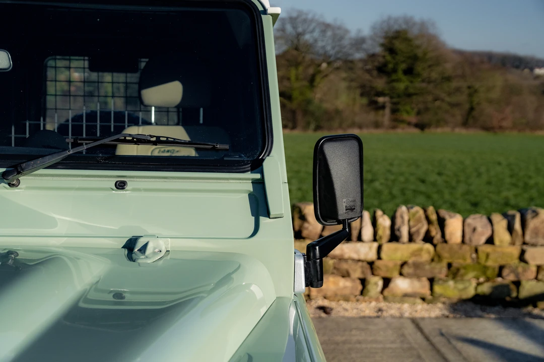 2015 Land Rover Defender 90 - Image 28 of 31