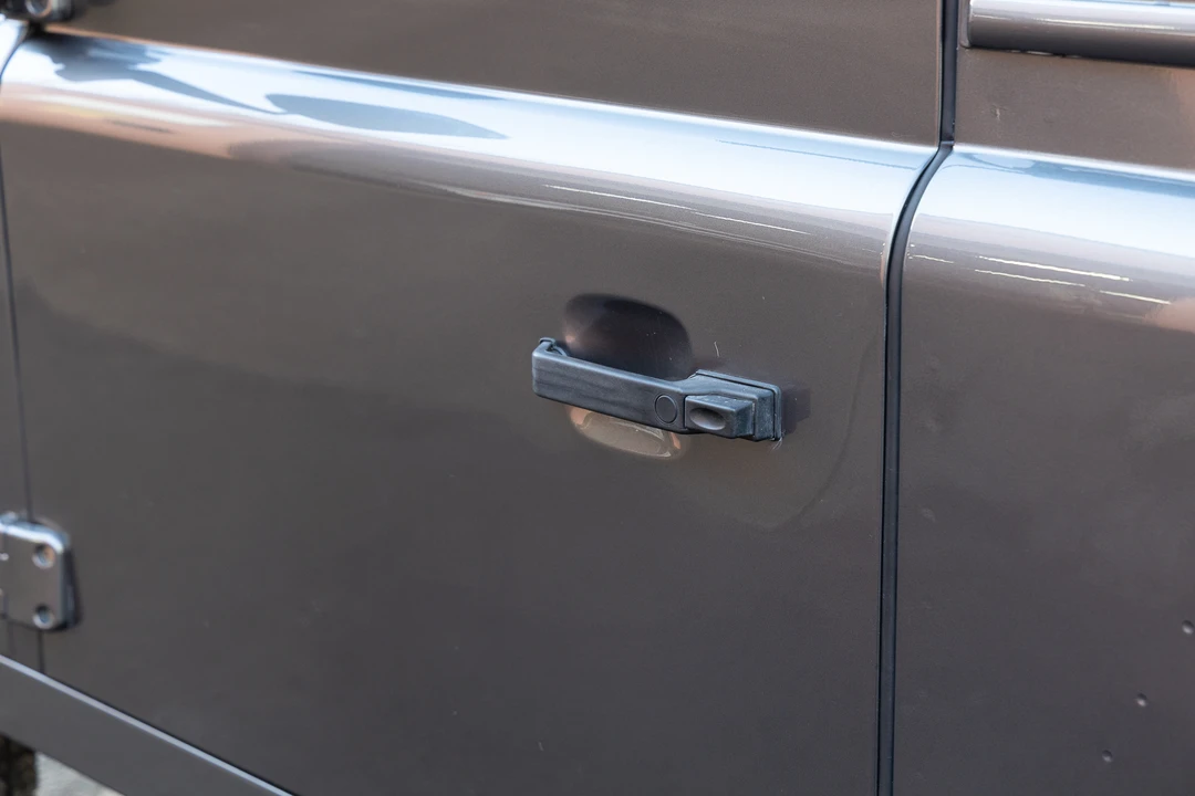 2015 Land Rover Defender 90 - Image 24 of 31