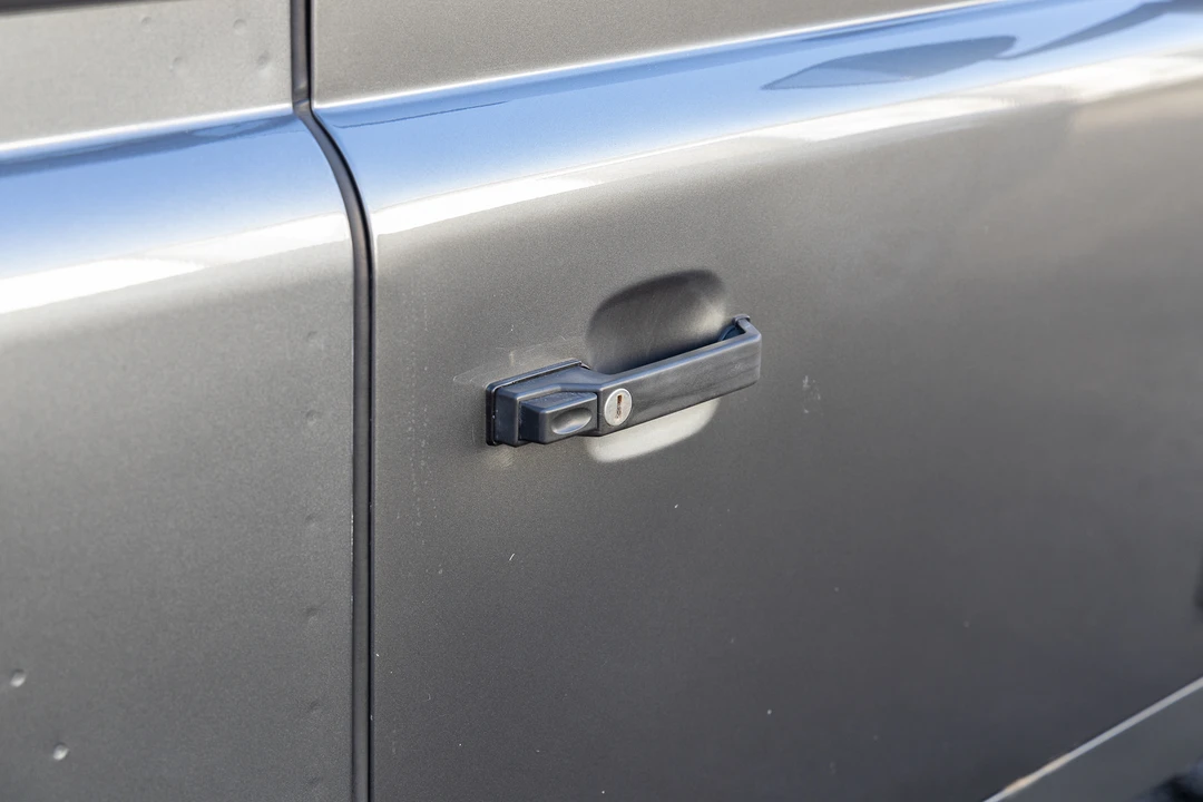 2015 Land Rover Defender 90 - Image 25 of 31