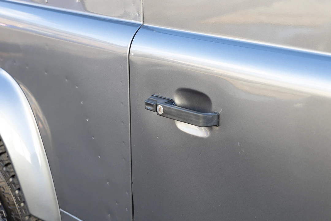 2015 Land Rover Defender 90 - Image 26 of 31