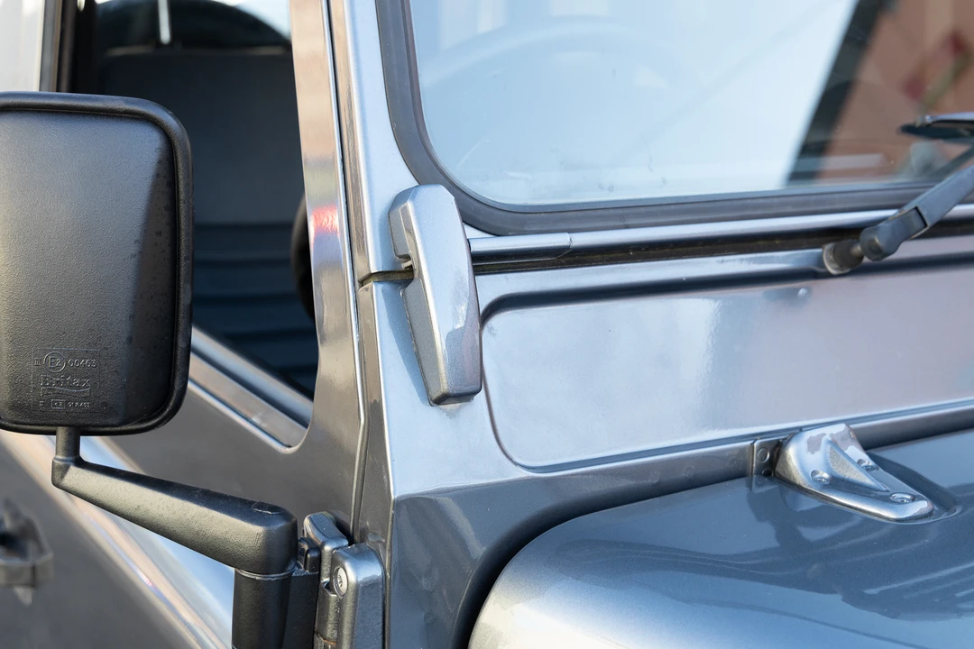 2015 Land Rover Defender 90 - Image 30 of 31