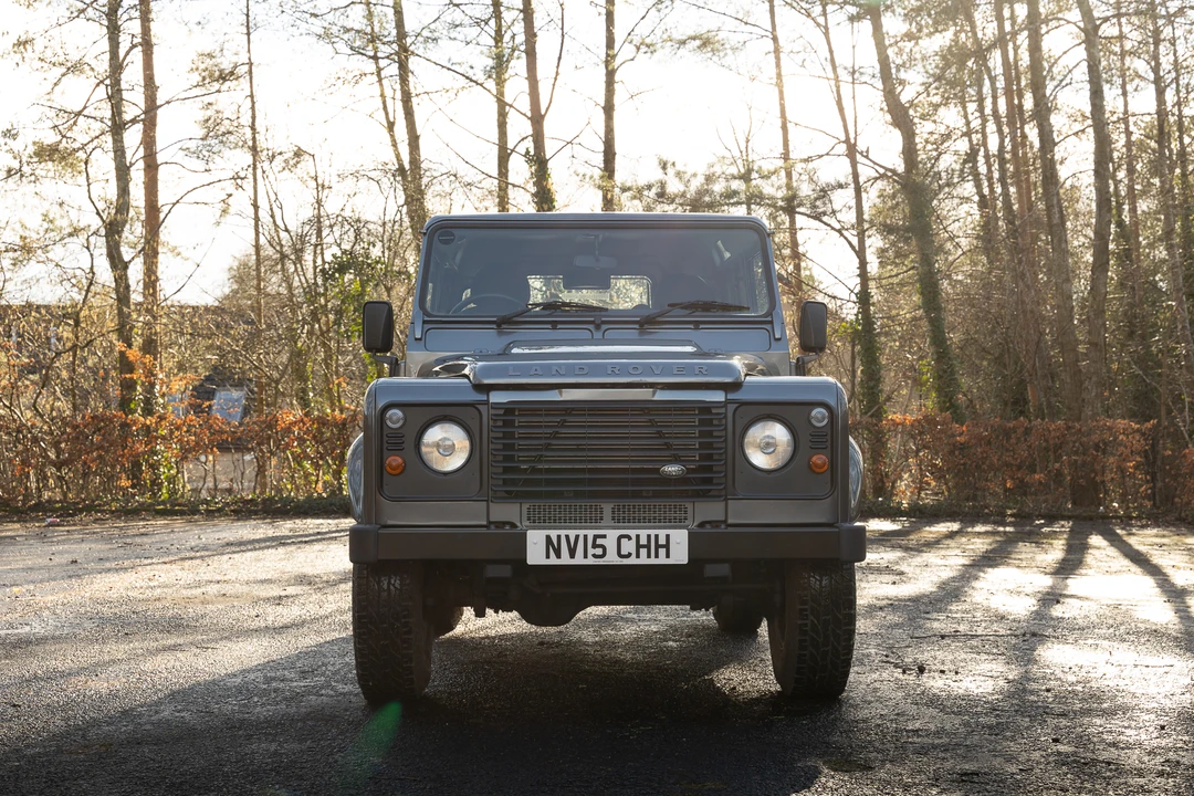 2015 Land Rover Defender 90 - Image 3 of 31
