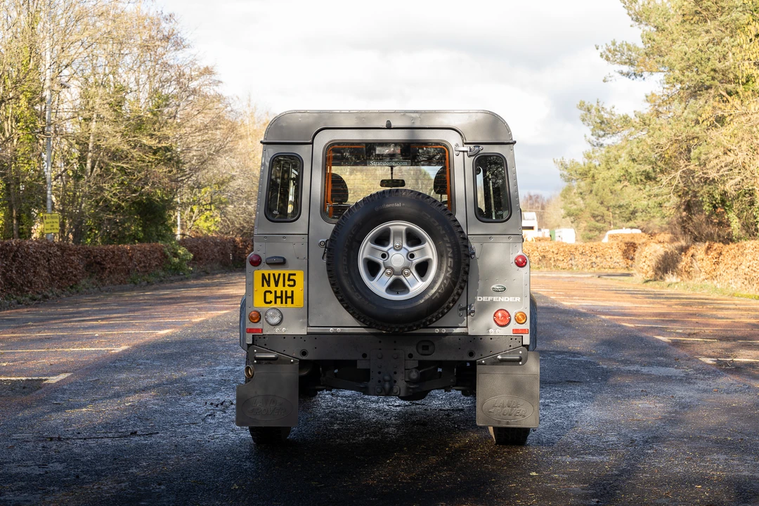 2015 Land Rover Defender 90 - Image 7 of 31