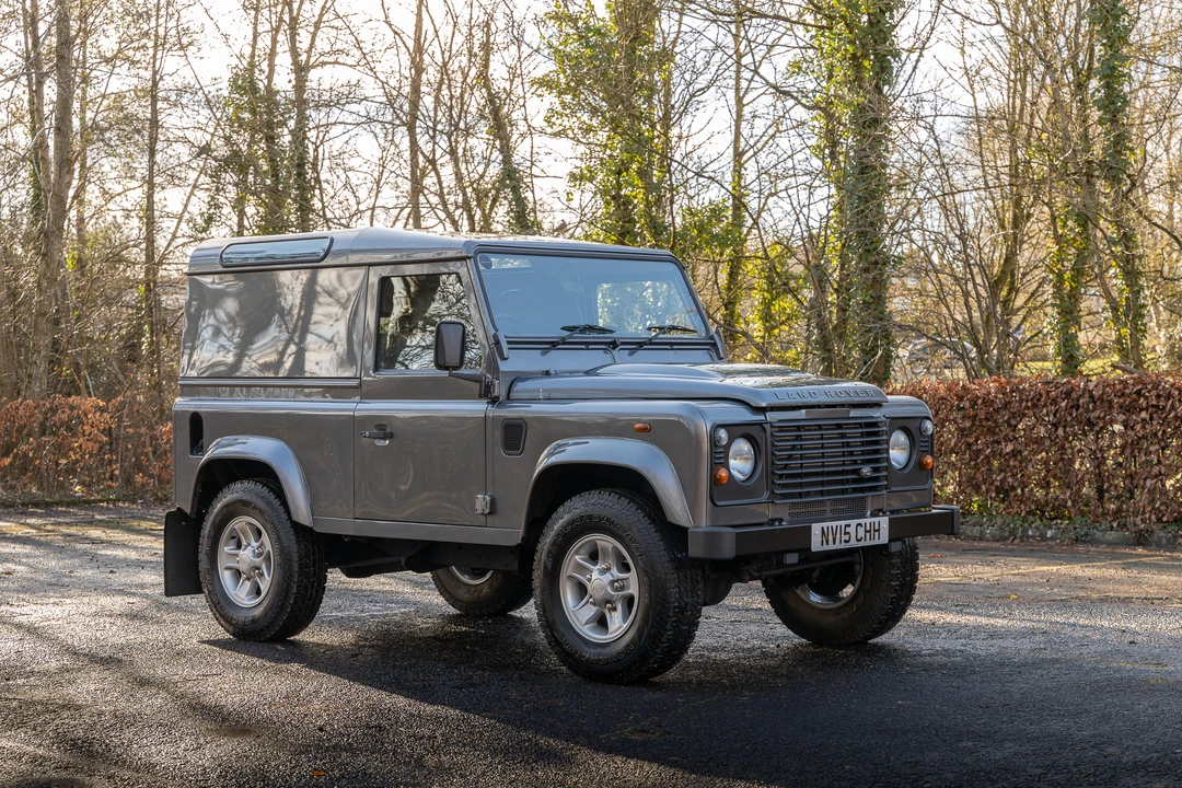 2015 Land Rover Defender 90 - Image 10 of 31