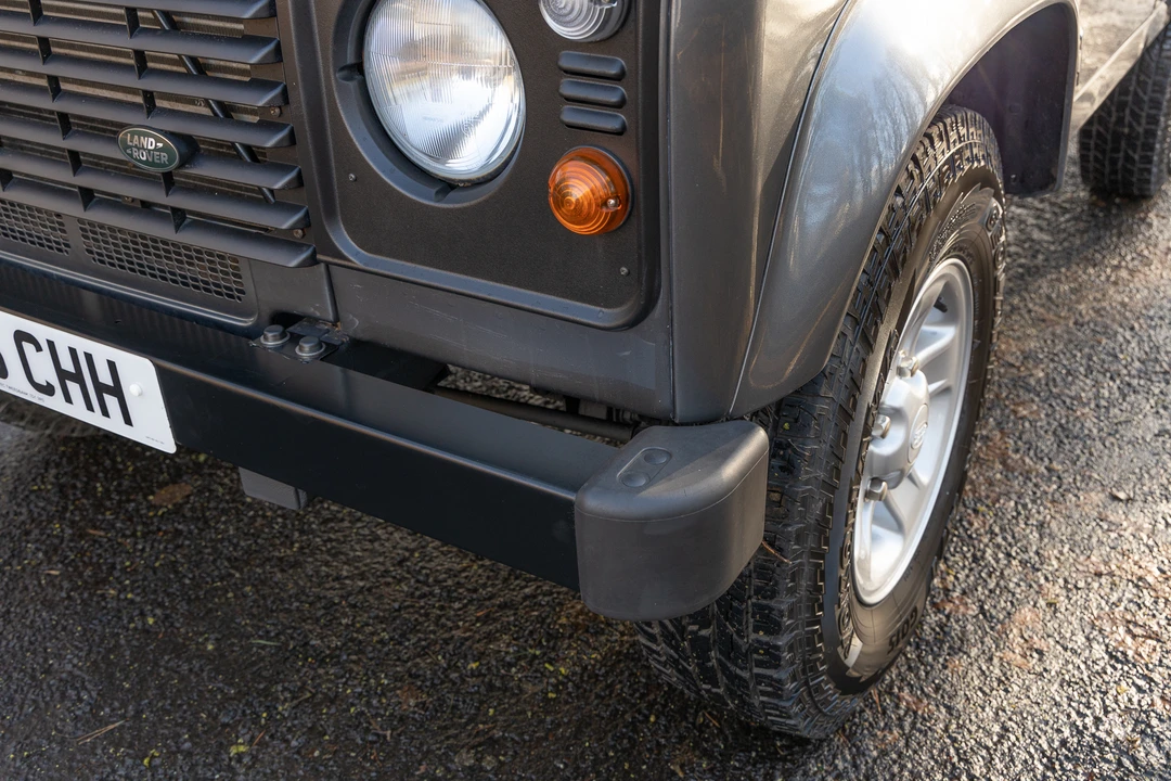 2015 Land Rover Defender 90 - Image 16 of 31