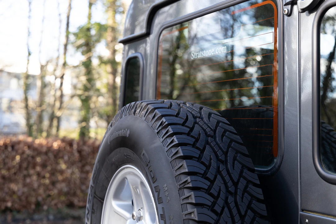 2015 Land Rover Defender 90 - Image 19 of 31