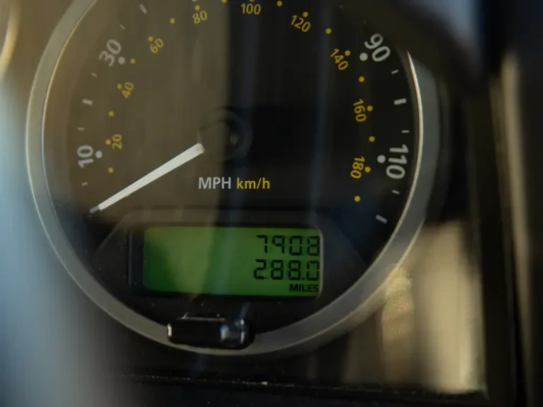 2015 Land Rover Defender 90 - Image 14 of 31