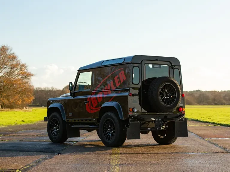 2015 Land Rover Defender 90 - Image 3 of 31