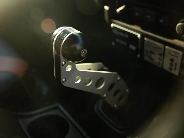 2015 Land Rover Defender 90 - Image 15 of 31