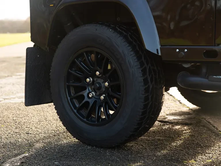 2015 Land Rover Defender 90 - Image 28 of 31
