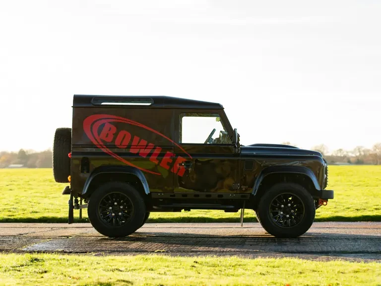 2015 Land Rover Defender 90 - Image 6 of 31