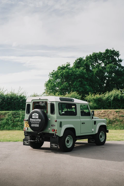 2015 Land Rover Defender 90 - Image 9 of 31