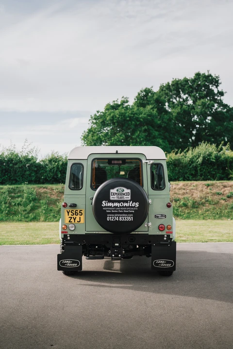 2015 Land Rover Defender 90 - Image 10 of 31