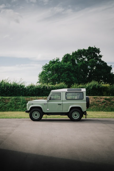 2015 Land Rover Defender 90 - Image 16 of 31