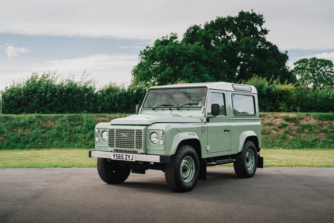 2015 Land Rover Defender 90 - Image 20 of 31