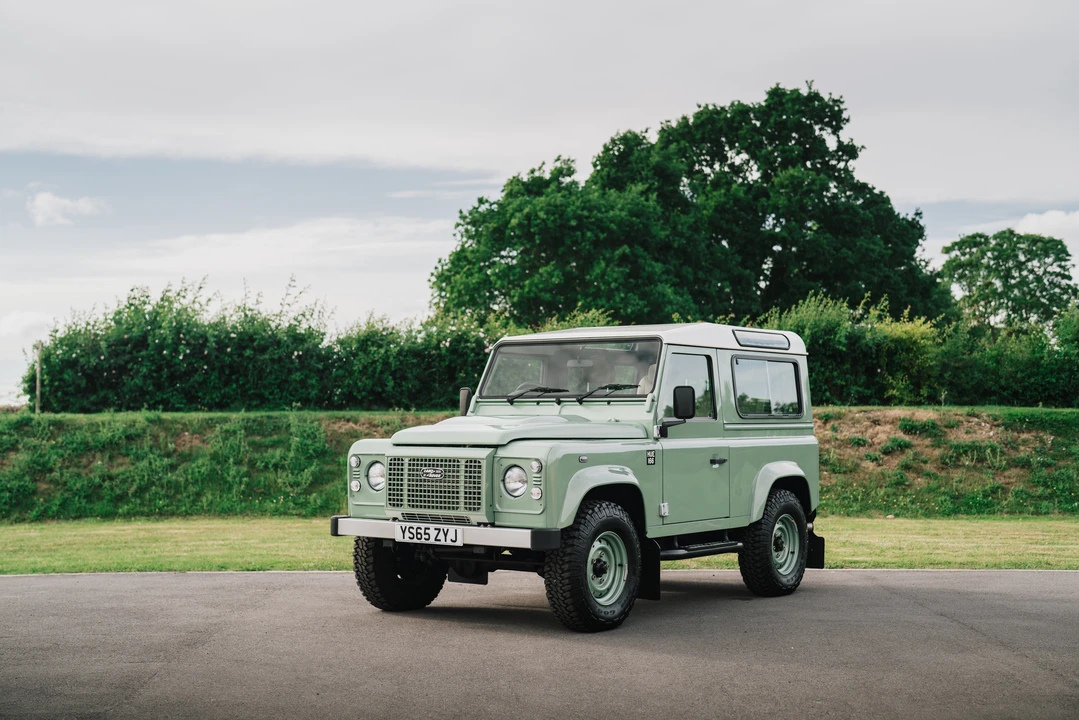 2015 Land Rover Defender 90 - Image 21 of 31