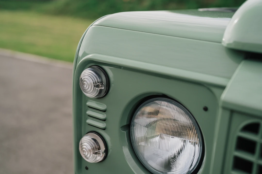 2015 Land Rover Defender 90 - Image 26 of 31
