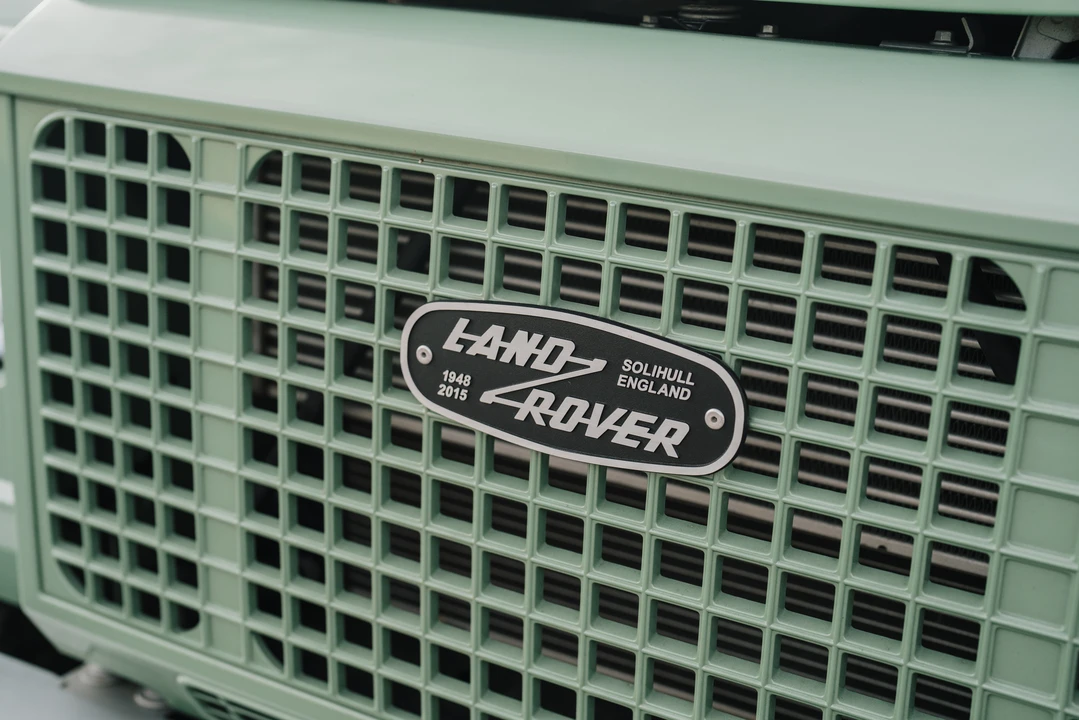 2015 Land Rover Defender 90 - Image 27 of 31