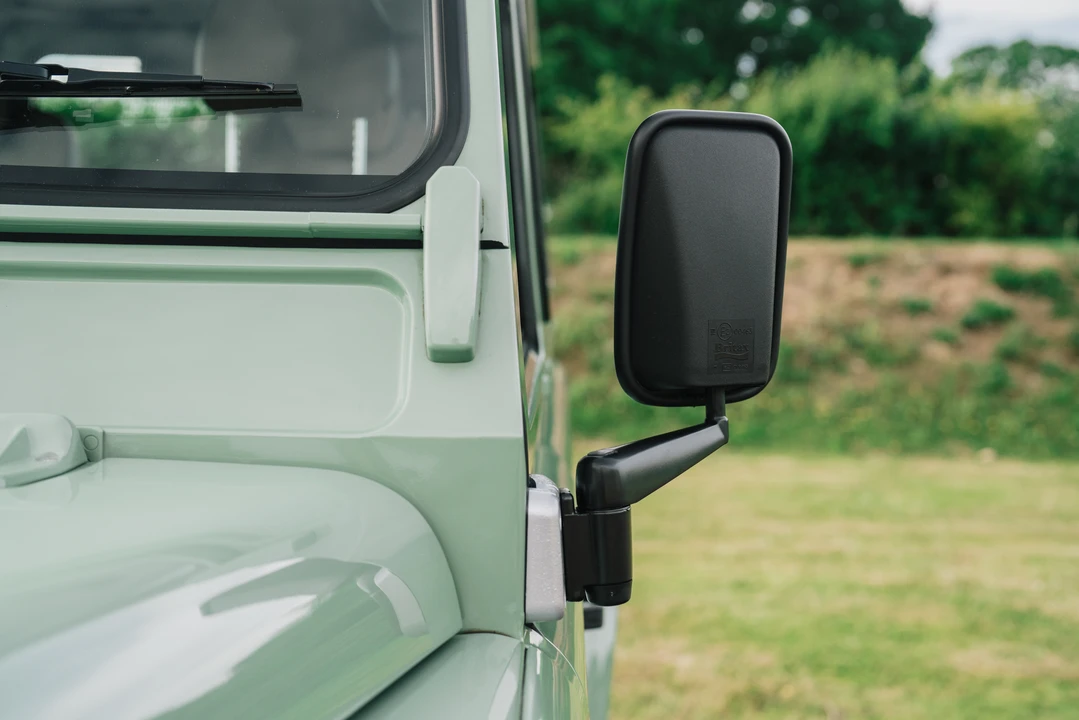 2015 Land Rover Defender 90 - Image 30 of 31