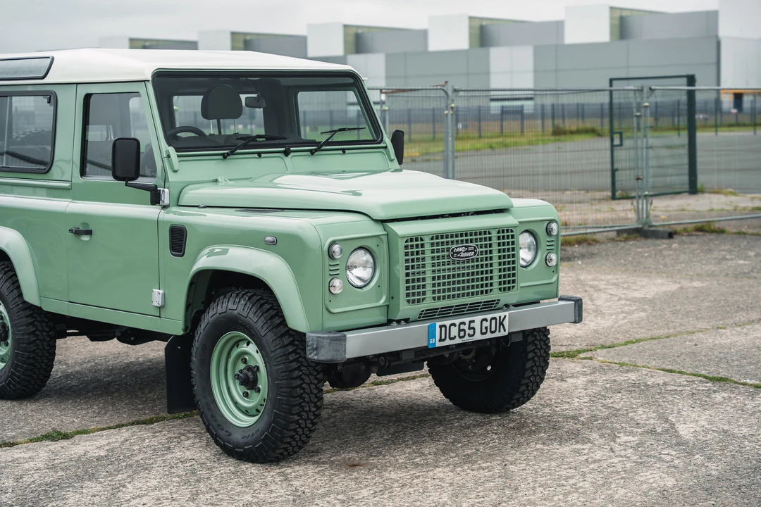 2015 Land Rover Defender 90 - Image 20 of 31