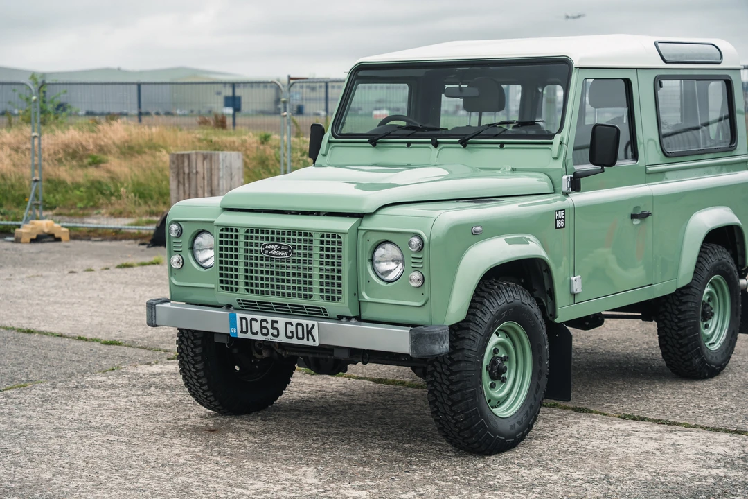 2015 Land Rover Defender 90 - Image 21 of 31