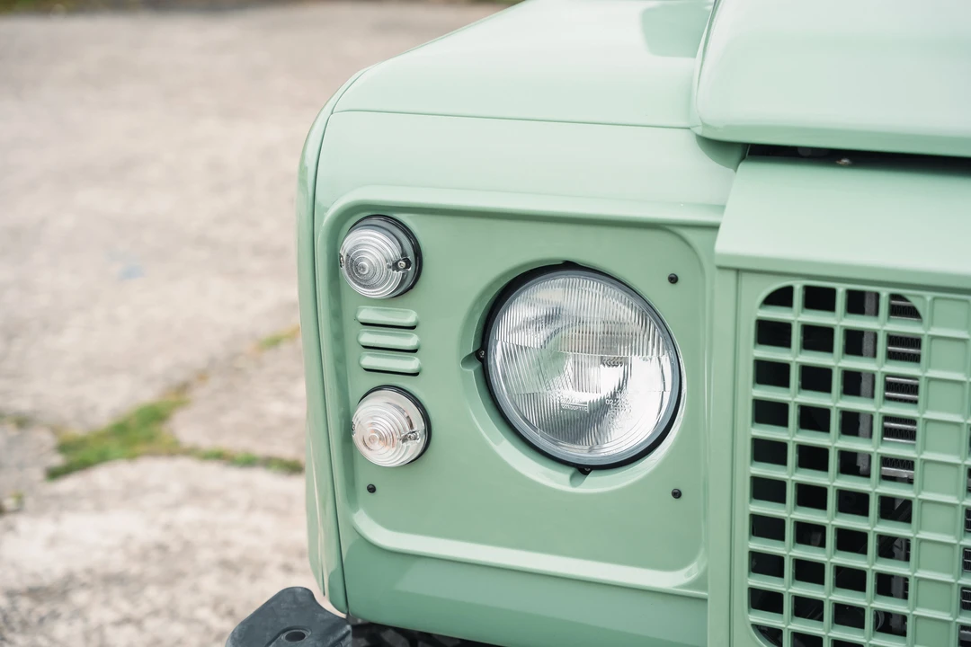 2015 Land Rover Defender 90 - Image 12 of 31