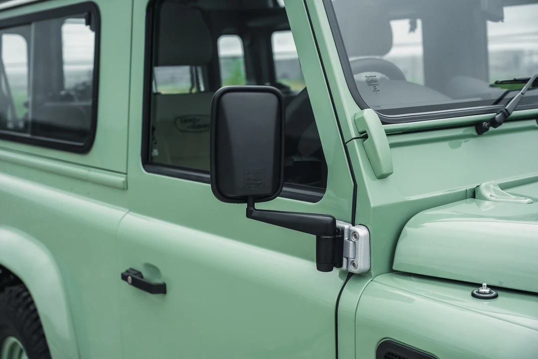 2015 Land Rover Defender 90 - Image 29 of 31