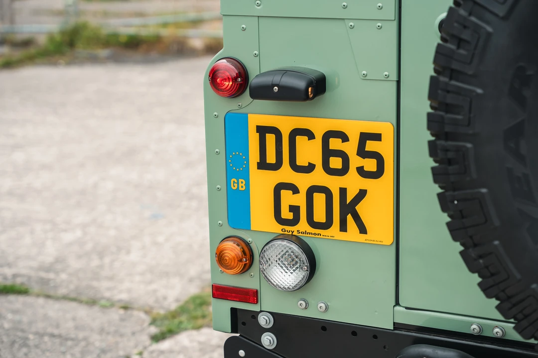 2015 Land Rover Defender 90 - Image 15 of 31