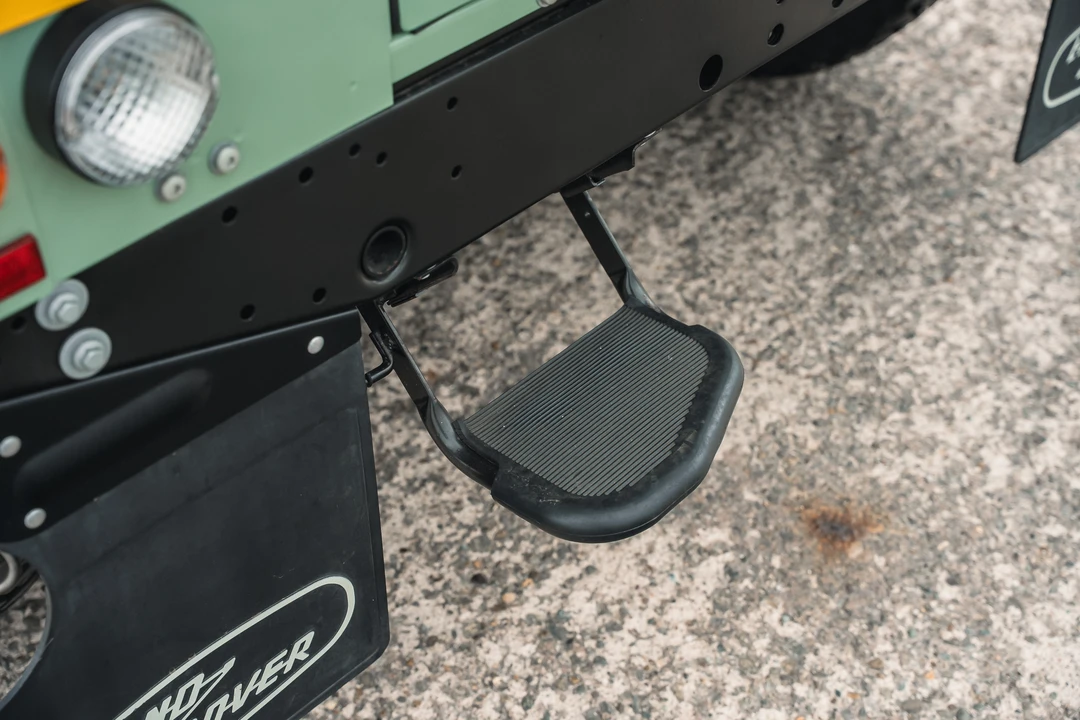 2015 Land Rover Defender 90 - Image 18 of 31