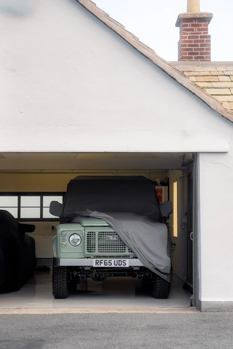 2015 Land Rover Defender 90 - Image 30 of 31