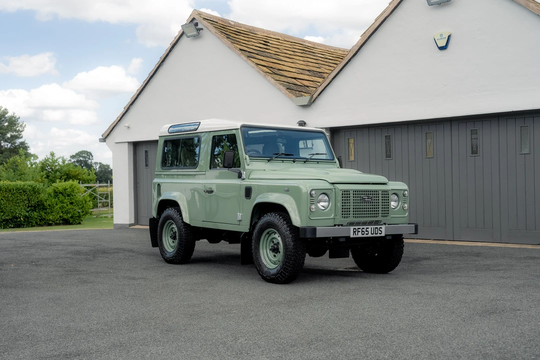 2015 Land Rover Defender 90 - Image 21 of 31