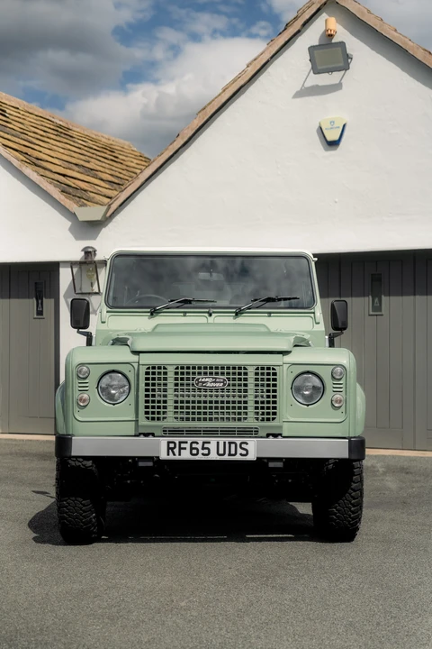 2015 Land Rover Defender 90 - Image 22 of 31