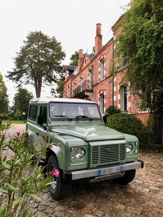 2015 Land Rover Defender 90 - Image 4 of 21