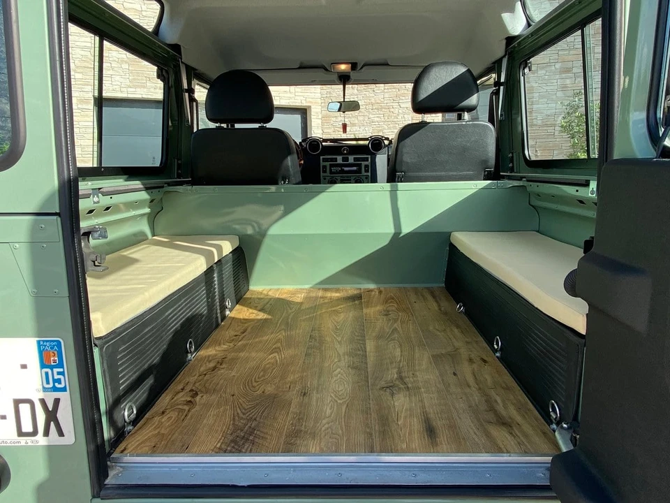 2015 Land Rover Defender 90 - Image 12 of 21