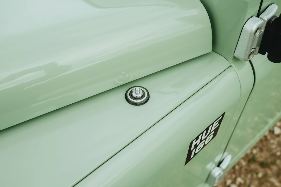 2015 Land Rover Defender 90 - Image 18 of 31