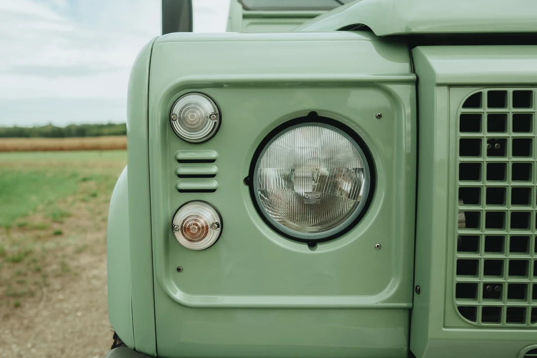 2015 Land Rover Defender 90 - Image 23 of 31